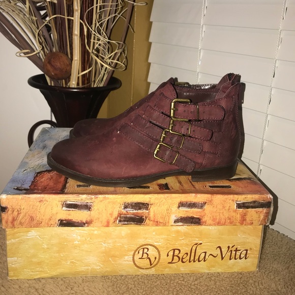 Like New Bella Vita Burgundy Leather Bootie - Picture 5 of 13